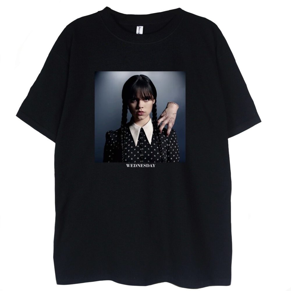 T-shirt Wednesday Addams i Rączka — zdjęcie 2