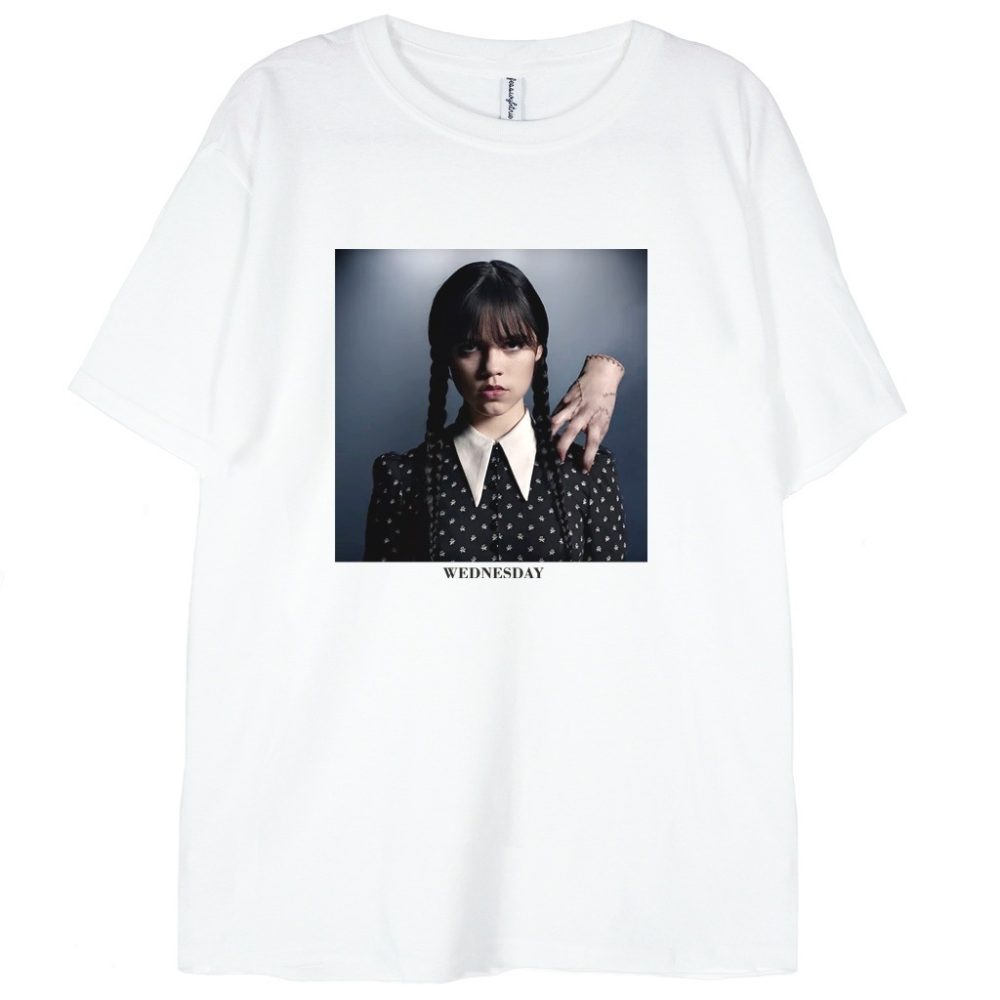 T-shirt Wednesday Addams i Rączka — zdjęcie 1